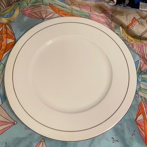 Vera Wang Wedgwood bone China dinner plate